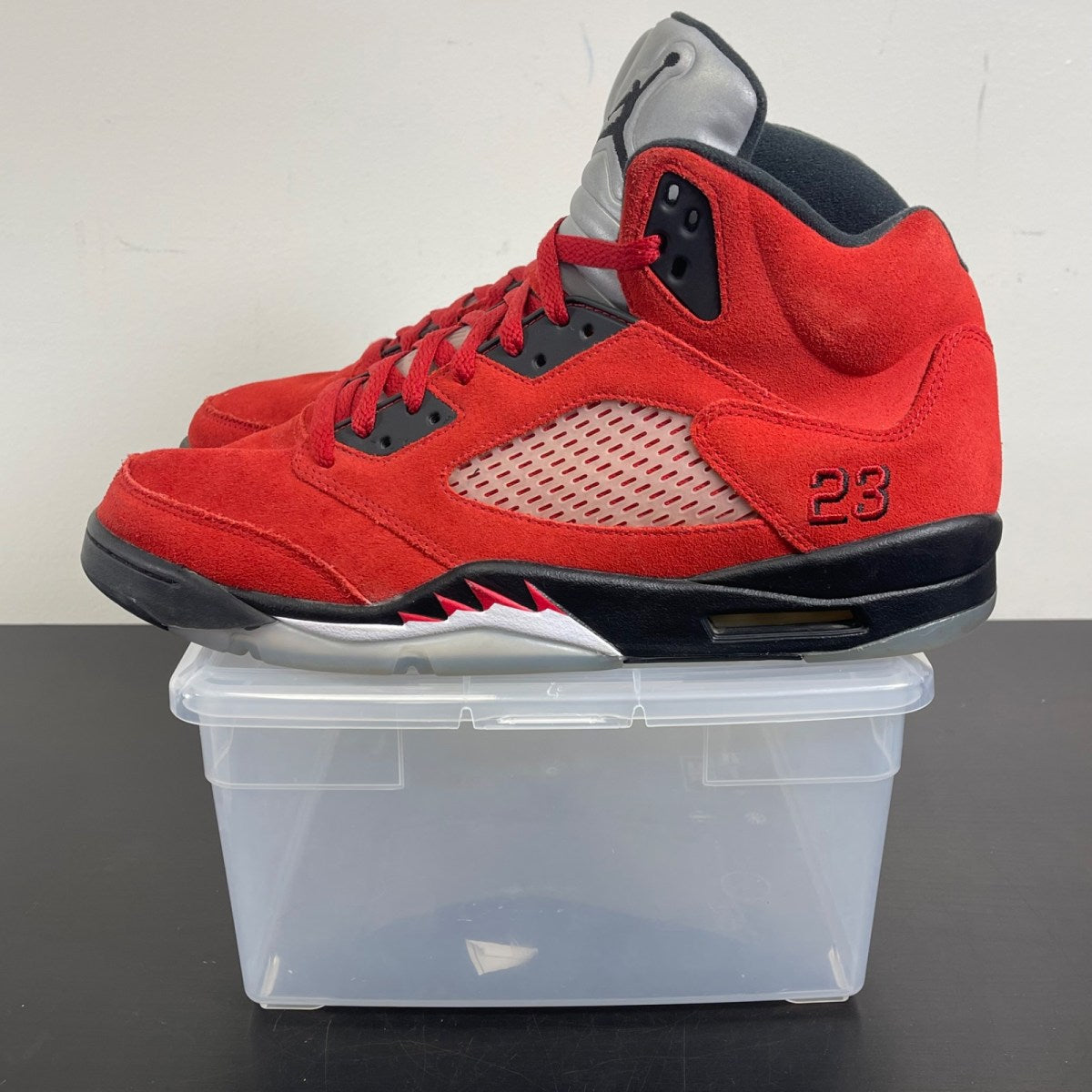 Jordan 5 Retro Raging Bull Red (2021) 13 (Moderately Worn Pre-Owned)JordanVarsity Red/Black-White - Image 3