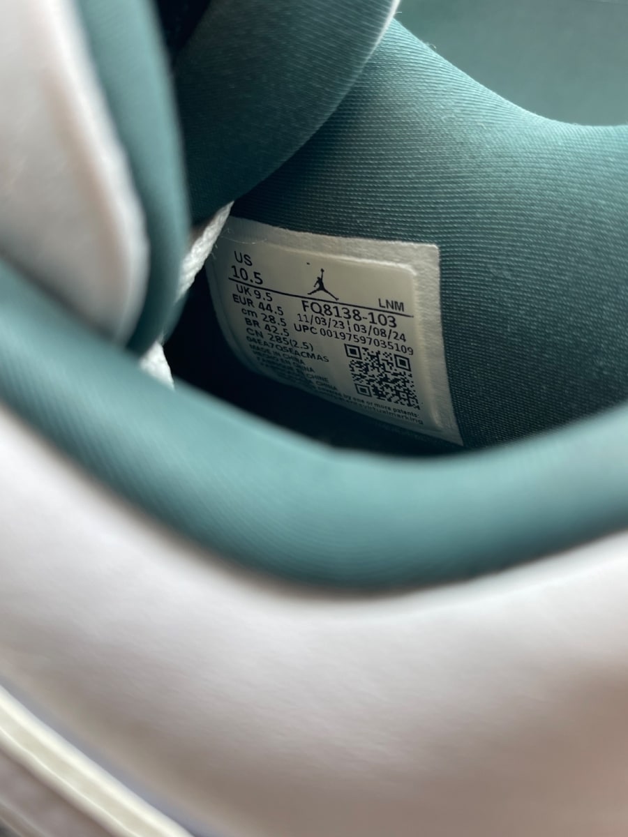 Jordan 4 Retro Oxidized Green 10.5 (Moderately Worn Pre-Owned)JordanWhite/Oxidized Green/White/Neutral Grey - Image 8