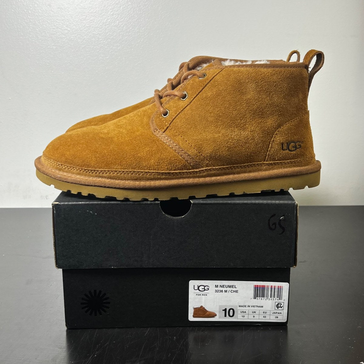UGG Neumel Boot Chestnut 10 (Lightly Worn Pre-Owned)UGGChestnut - Image 3