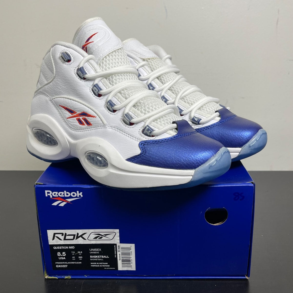 Reebok Question Mid 'Blue Toe' 2022 8.5 (Moderately Worn Pre-Owned)Reebok - Image 1
