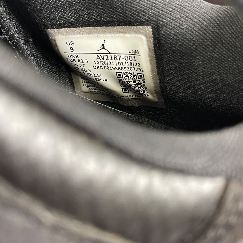 Jordan 11 Retro Low 72-10 9 (Moderately Worn Pre-Owned)JordanBlack/Gym Red/White/Sail - Image 6
