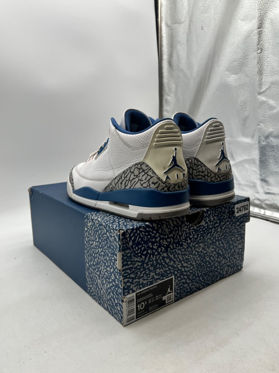 Jordan 3 Retro Wizards 10.5 (Moderately Worn Pre-Owned)JordanWhite/True Blue/Metallic Copper/Cement Grey - Image 6