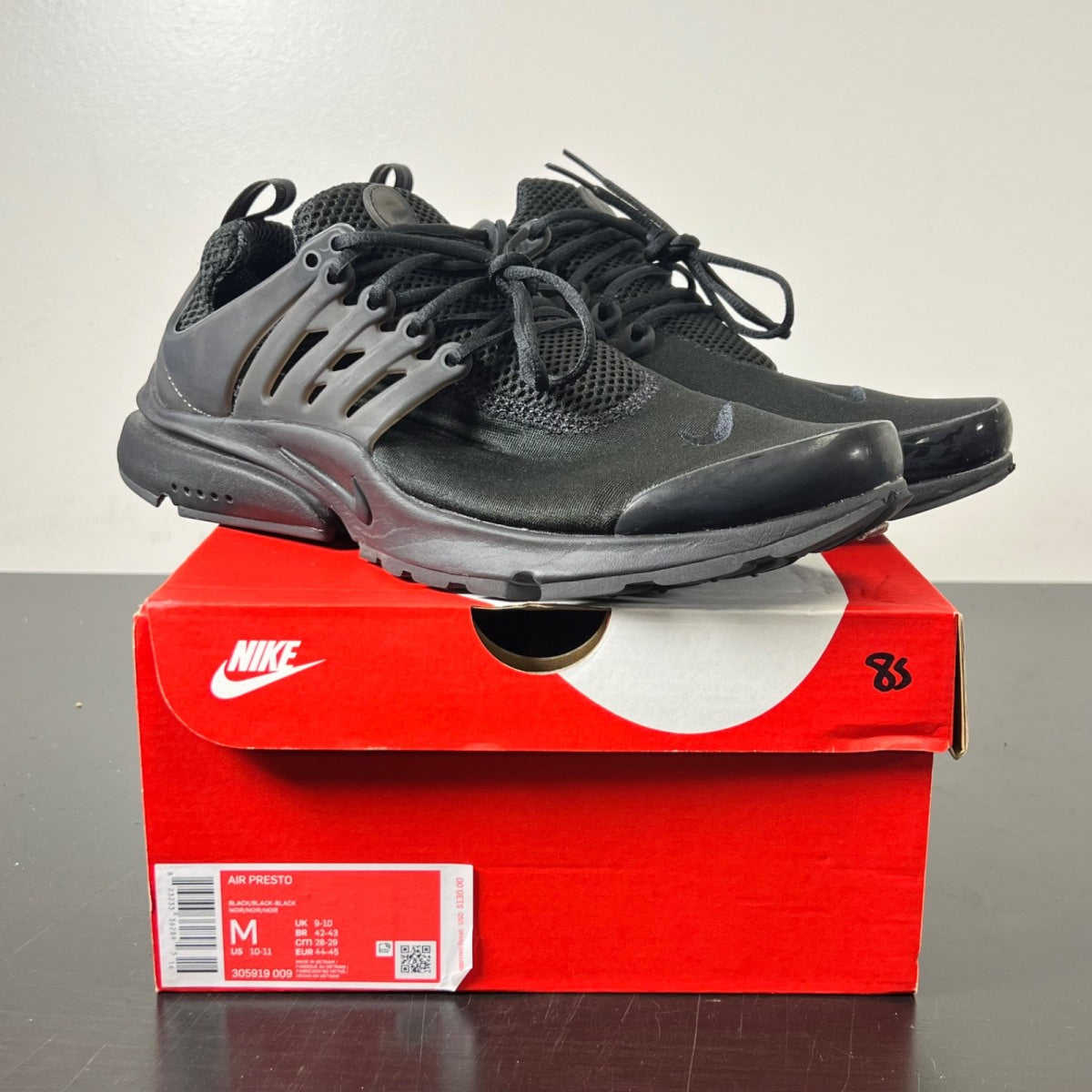 Nike Air Presto Triple Black 10-11/M (Lightly Worn Pre-Owned)NikeBlack/Black-Black - Image 1