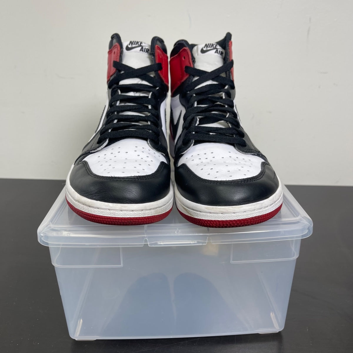 Jordan 1 Retro Black Toe (2016) 12 (Moderately Worn Pre-Owned)JordanWhite/Varsity Red/Black - Image 2
