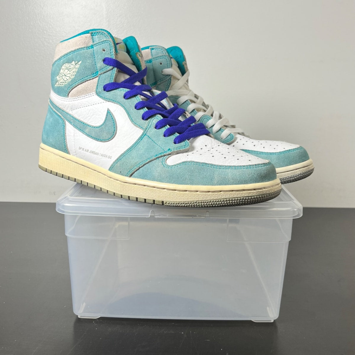 Jordan 1 Retro High Turbo Green 12 (Moderately Worn Pre-Owned)JordanTurbo Green/Sail-White-Light Smoke Grey - Image 1