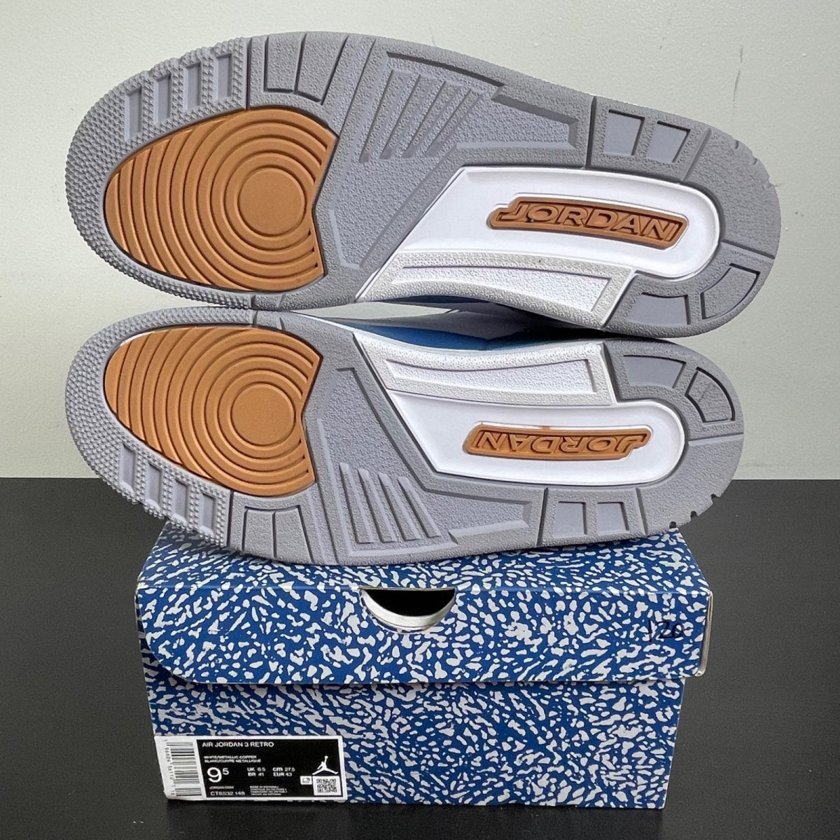 Jordan 3 Retro Wizards 9.5 (Moderately Worn Pre-Owned)JordanWhite/True Blue/Metallic Copper/Cement Grey - Image 5