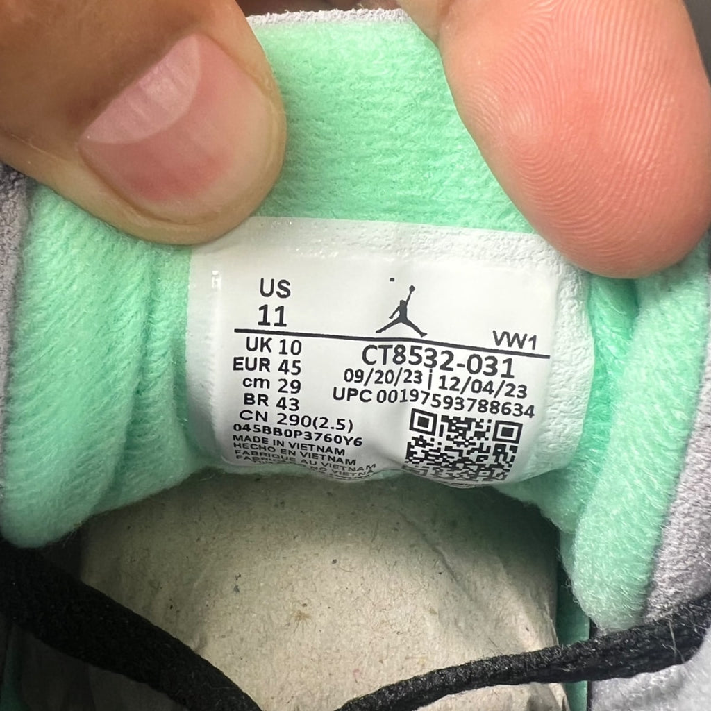 Jordan 3 Retro Green Glow 11 (New Pre-Owned)JordanBlack/Green Glow/Wolf Grey/White - Image 4
