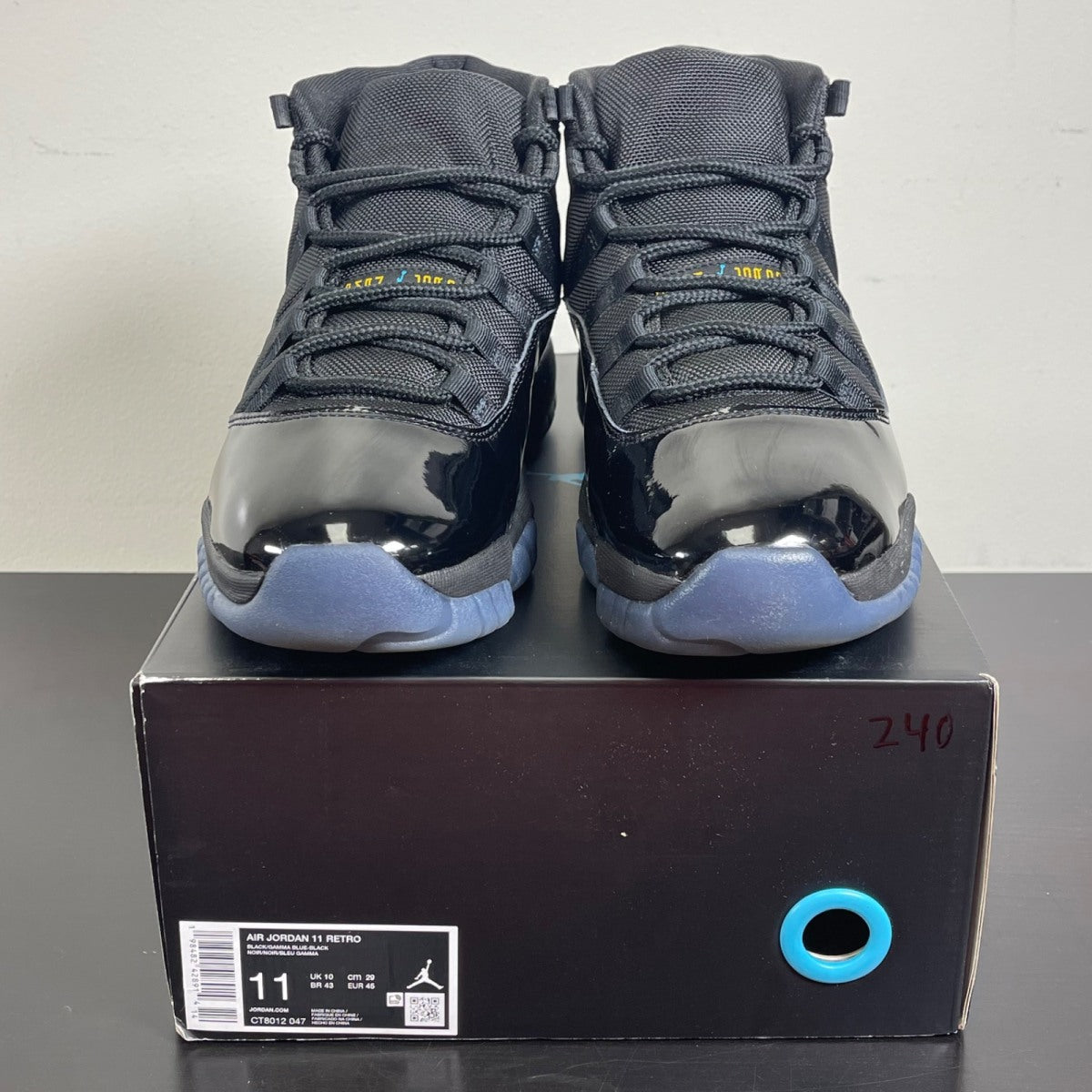 Jordan 11 Retro Gamma Blue (2025) 11 (Lightly Worn Pre-Owned)JordanBlack/Gamma Blue/Varsity Maize - Image 2