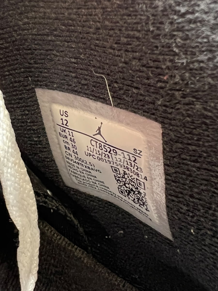 Jordan 6 Retro Reverse Oreo 12 (Lightly Worn Pre-Owned)