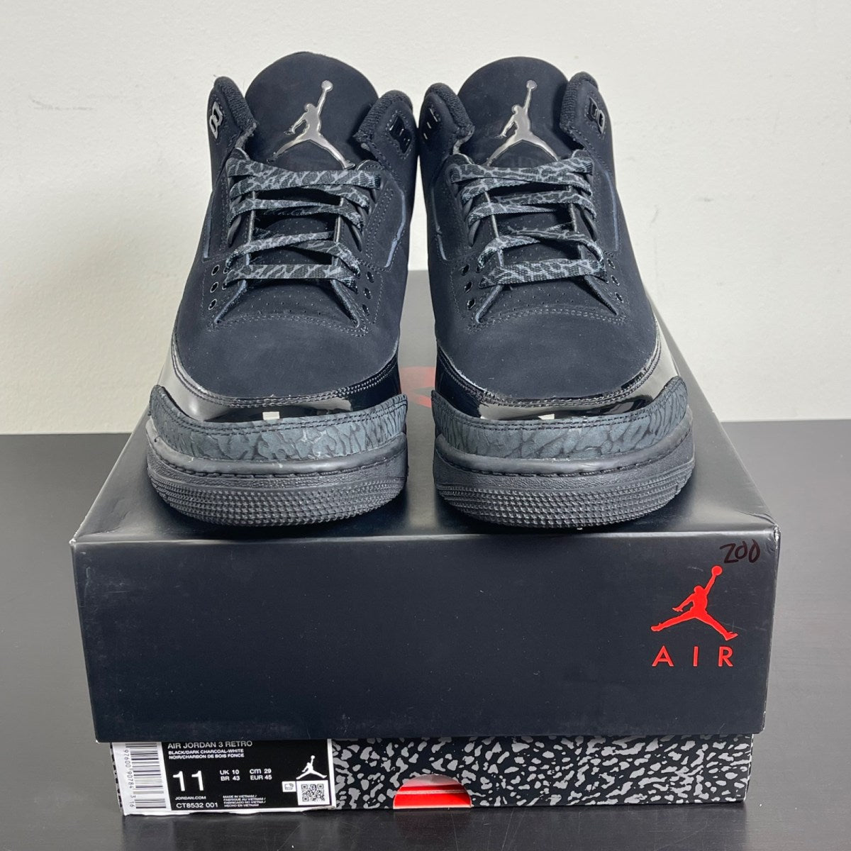 Jordan 3 Retro Black Cat (2025) 11 (Moderately Worn Pre-Owned)JordanBlack/Dark Charcoal/Black - Image 2