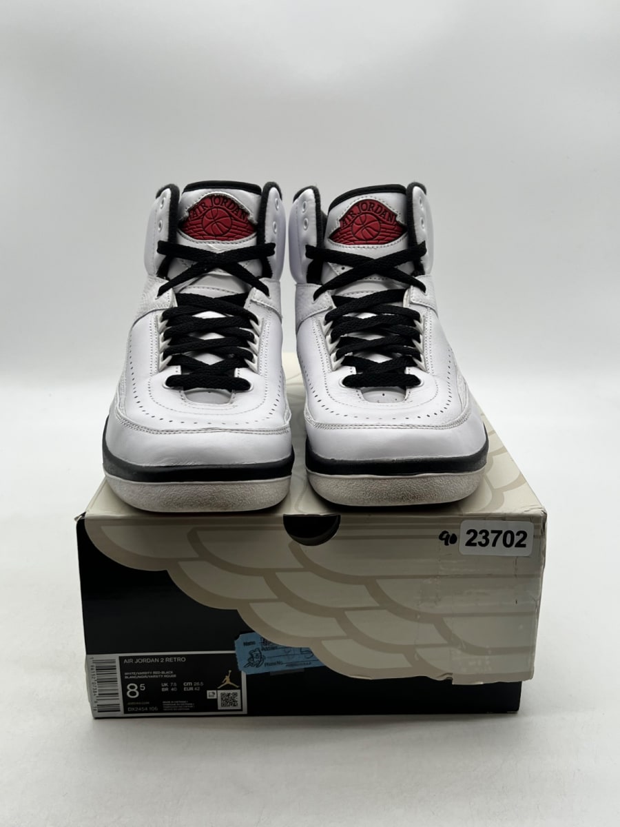 Jordan 2 Retro OG Chicago (2022) 8.5 (Lightly Worn Pre-Owned)JordanWhite/Varsity Red/Black - Image 2