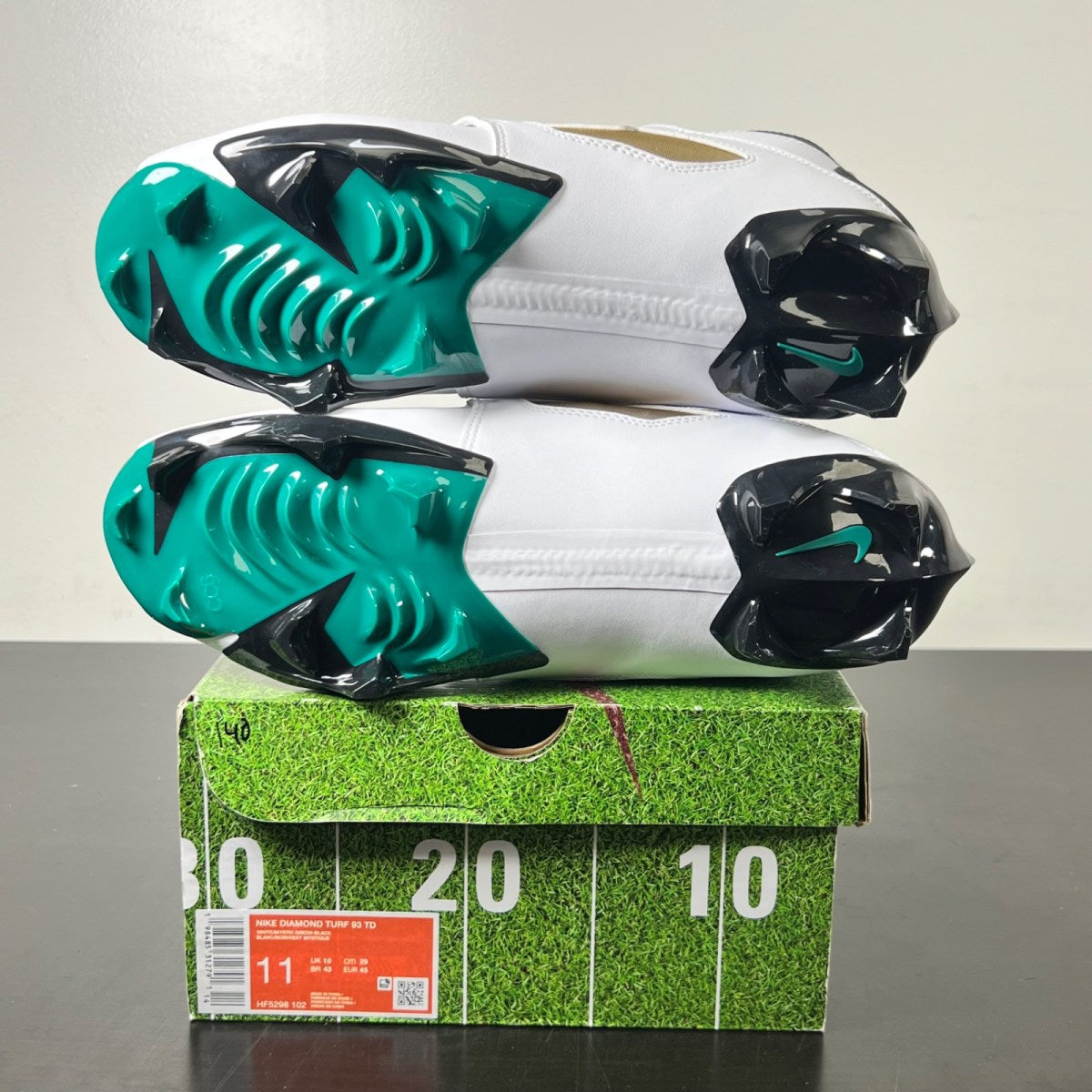 Nike Diamond Turf 93 TD Emerald 11 (New Pre-Owned)NikeWhite/Black/Metallic Gold/Mystic Green - Image 6