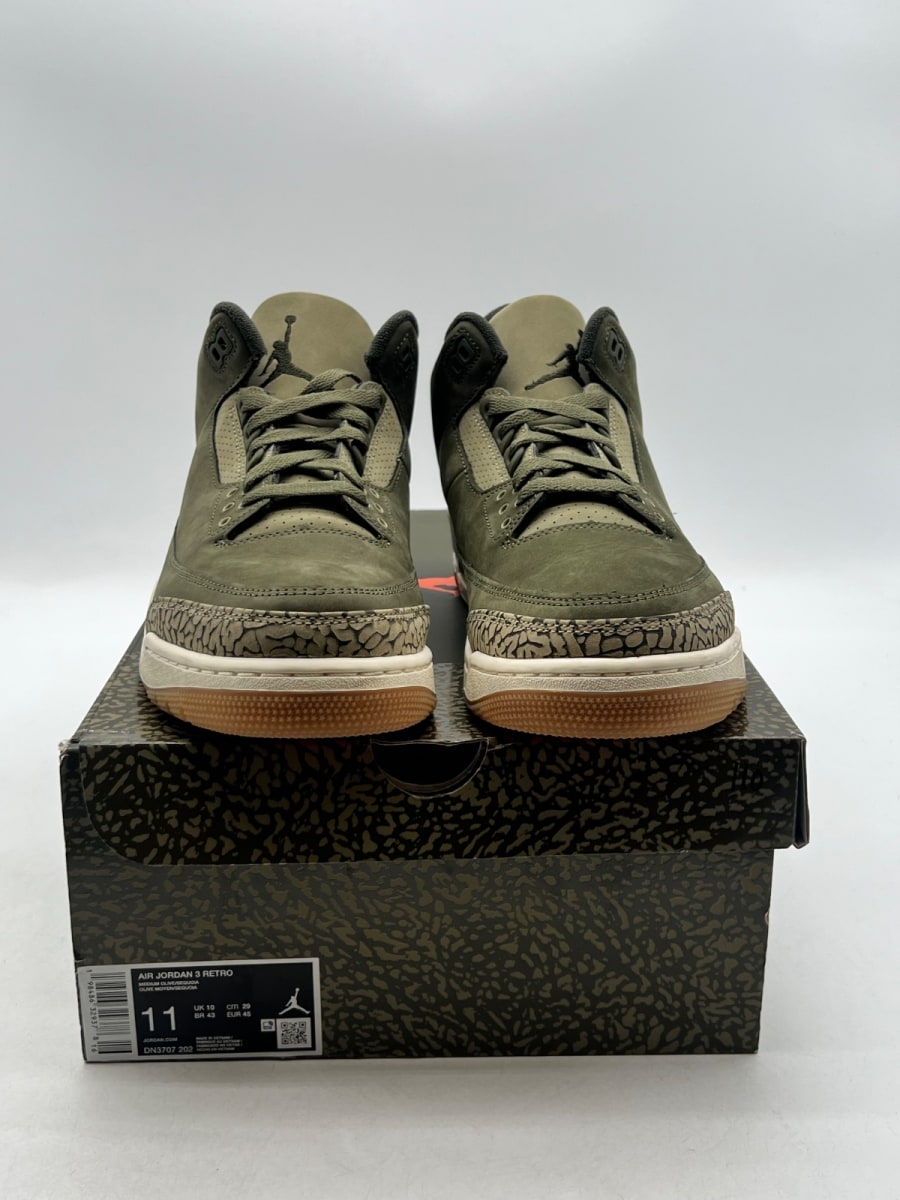 Jordan 3 Retro Family Affair 11 (Lightly Worn Pre-Owned)JordanMedium Olive/Sequoia/Neutral Olive/Sail/Total Crimson - Image 2