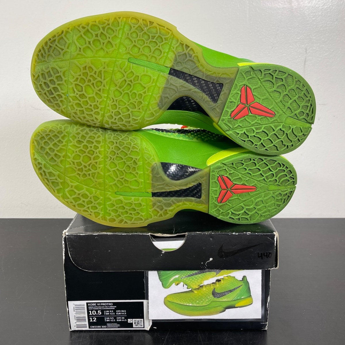 Nike Kobe 6 Protro Grinch (2020) 10.5 (Moderately Worn Pre-Owned)NikeGreen Apple/Volt-Crimson-Black - Image 5