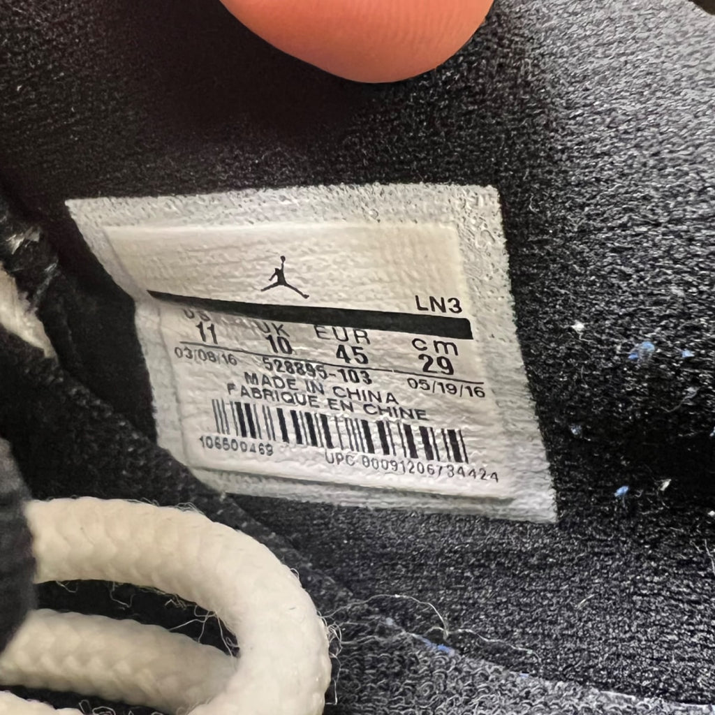 Jordan 11 Retro Low Closing Ceremony 11 (Lightly Worn Pre-Owned)JordanWhite/Metallic Gold Coin-Black - Image 7