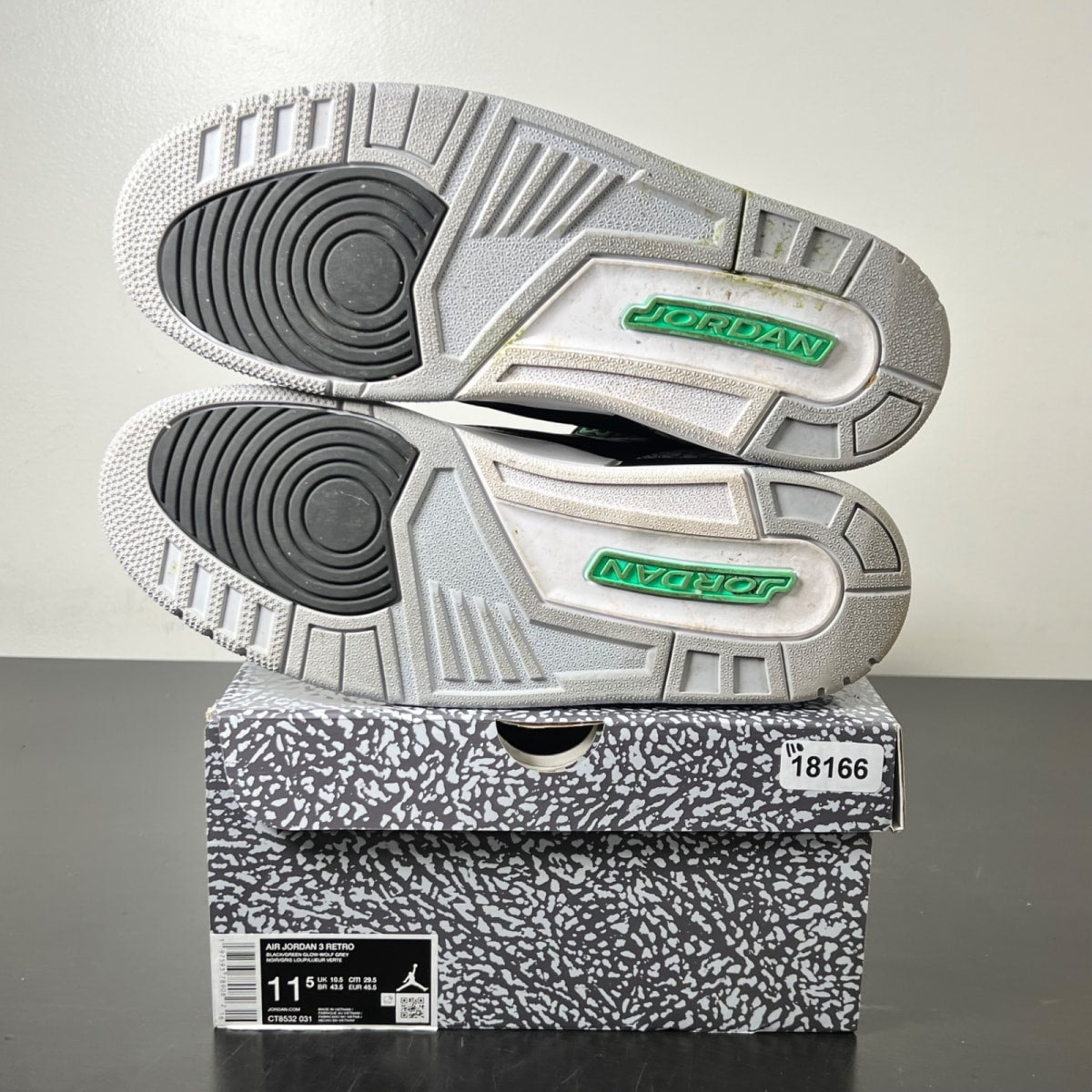 Jordan 3 Retro Green Glow 11.5 (Moderately Worn Pre-Owned)JordanBlack/Green Glow/Wolf Grey/White - Image 3