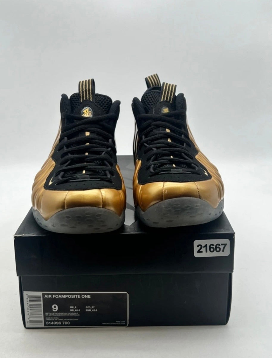 Nike Air Foamposite One Metallic Gold 9 (Lightly Worn Pre-Owned)NikeMetallic Gold/Metallic Gold-Black - Image 2