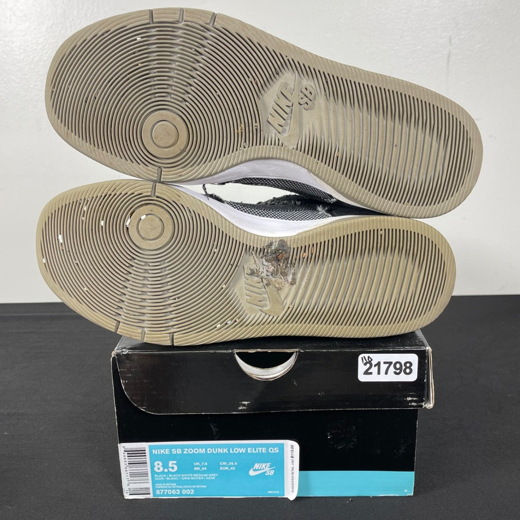 Nike SB Dunk Low Elite Medicom Bearbrick 8.5 (Moderately Worn Pre-Owned)NikeBlack/White-Medium Grey-Black - Image 5