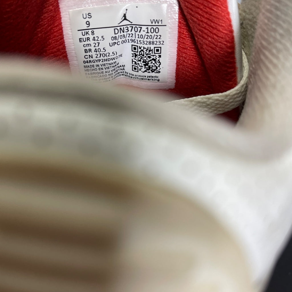 Jordan 3 Retro White Cement Reimagined 9 (Moderately Worn Pre-Owned)JordanSummit White/Fire Red/Black/Cement Grey - Image 6