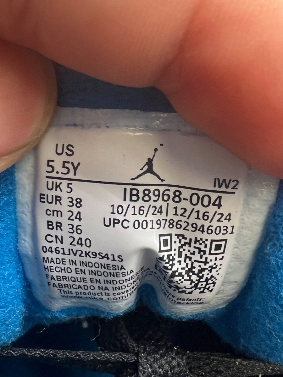Jordan 3 Retro OG Rare Air (GS) 5.5Y (Lightly Worn Pre-Owned)JordanBlack/Chile Red/Neutral Grey/Military Blue/Coconut Milk - Image 9