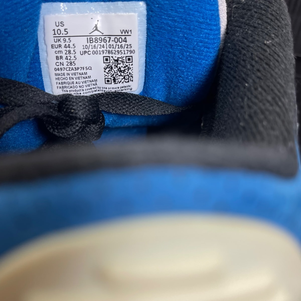 Jordan 3 Retro OG Rare Air 10.5 (Moderately Worn Pre-Owned)JordanBlack/Chile Red/Neutral Grey/Military Blue/Coconut Milk - Image 6