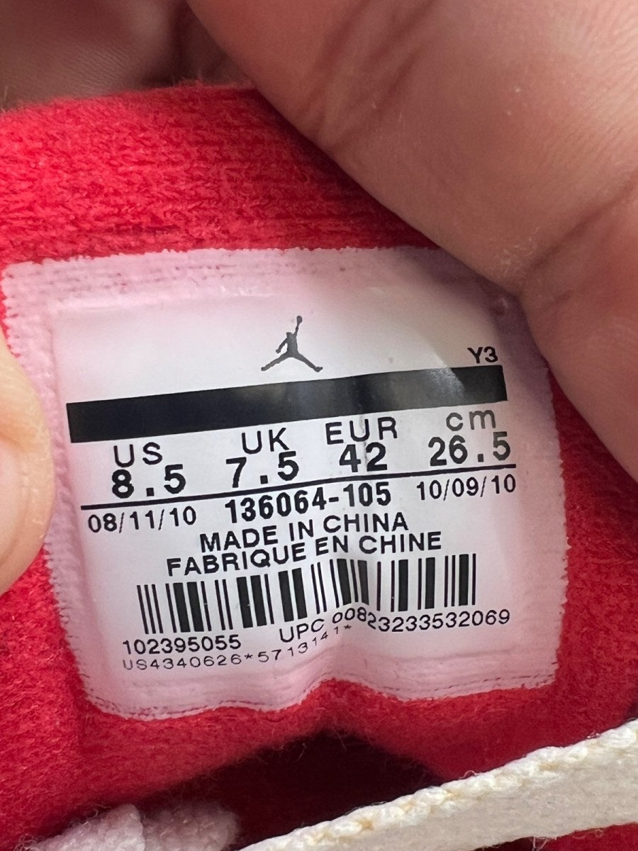 Jordan 3 Retro White Cement (2011) 8.5 (Moderately Worn Pre-Owned) - Image 7