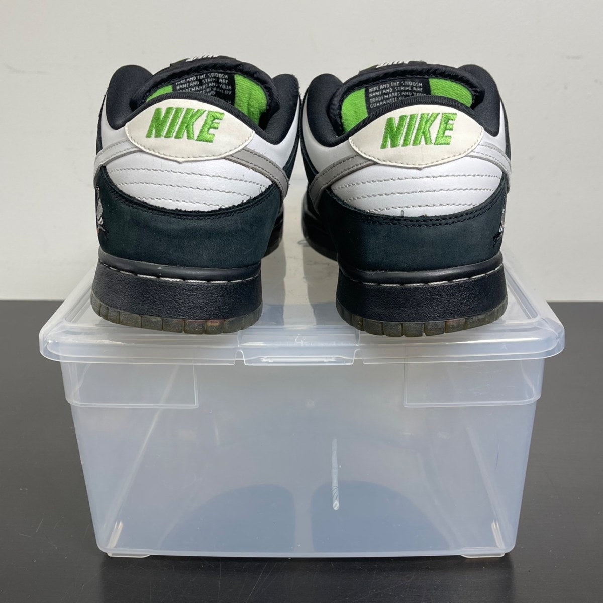 Nike SB Dunk Low Staple Panda Pigeon 9 (Moderately Worn Pre-Owned)NikeBlack/White-Green Gusto - Image 4