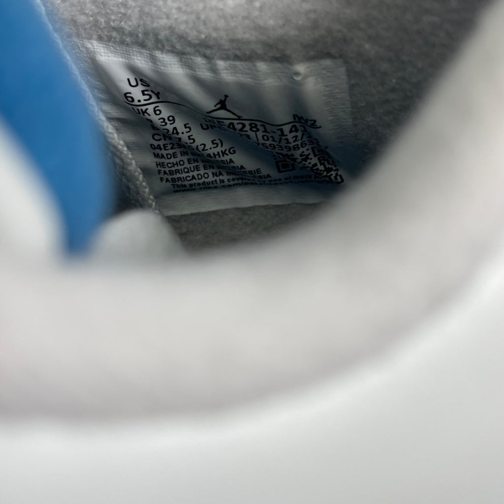 Jordan 4 Retro Military Blue (2024) (GS) 6.5Y (Moderately Worn Pre-Owned)JordanOff-White/Military Blue/Neutral Grey - Image 5