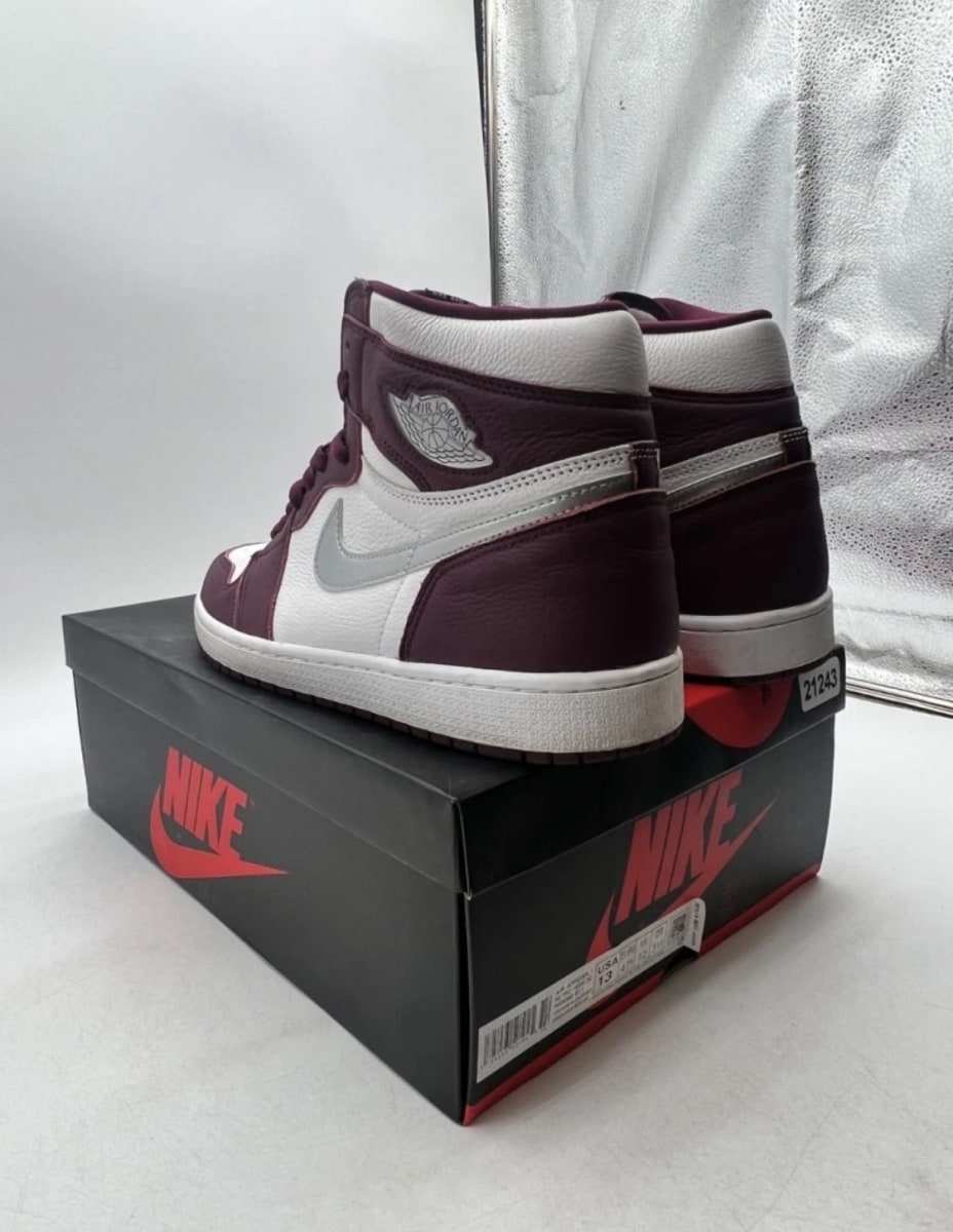 Jordan 1 Retro High OG Bordeaux 13 (Lightly Worn Pre-Owned)JordanBordeaux/White-Metallic Silver - Image 4