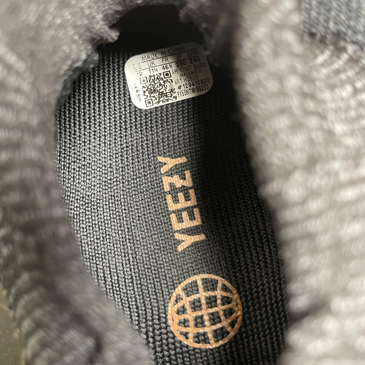 adidas Yeezy 350 V2 CMPCT Slate Carbon (Size 12) - aux