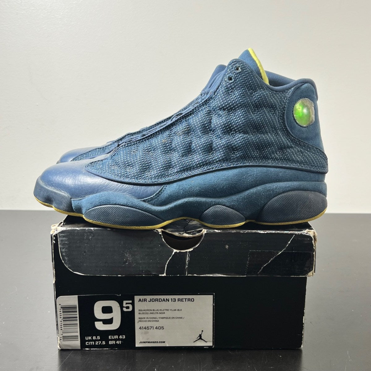 Jordan 13 Retro Squadron Blue 9.5 (Moderately Worn Pre-Owned)JordanSquadron Blue/Electric Yellow-Black - Image 3