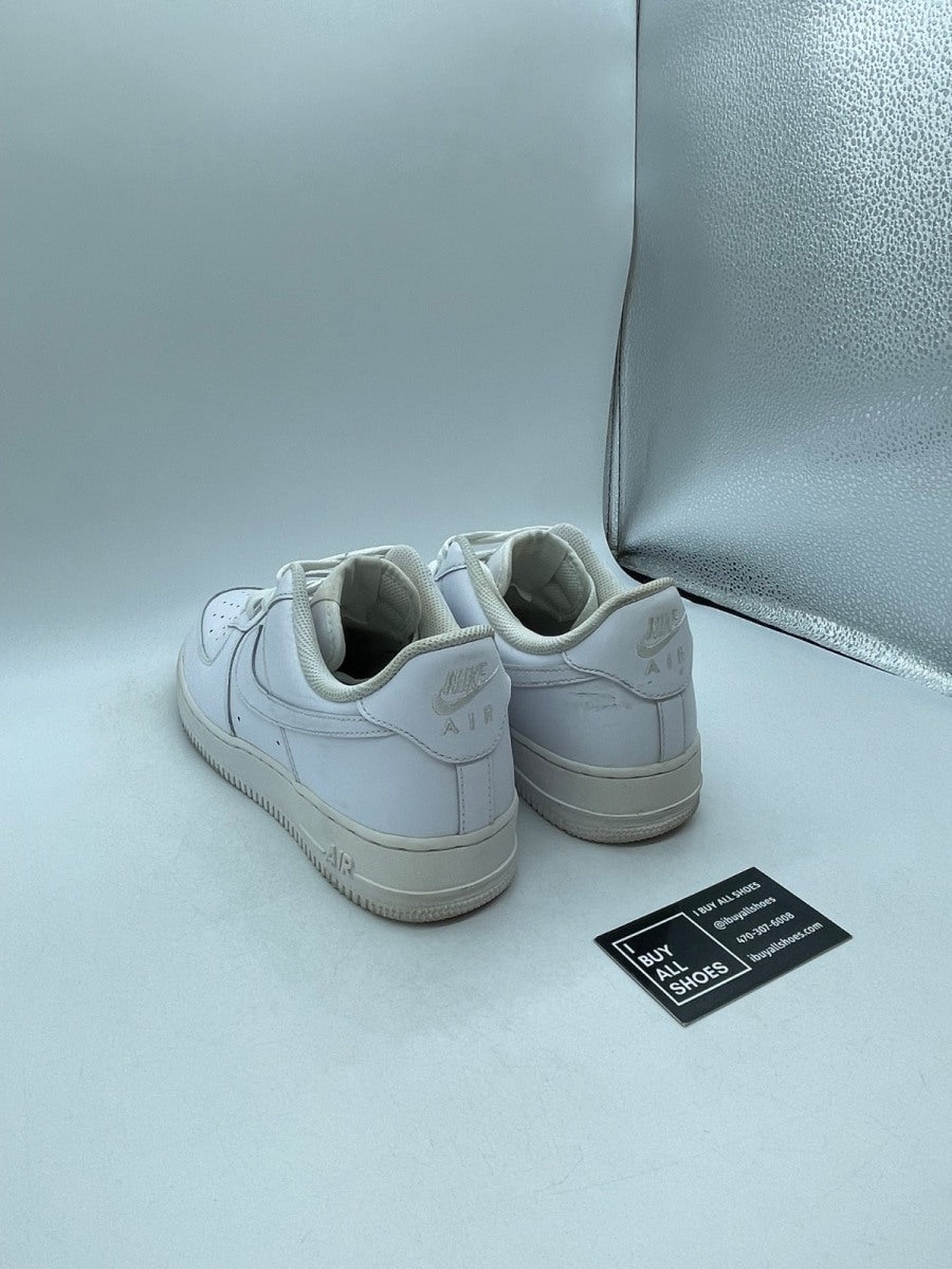 Nike Air Force 1 '07 'Triple White' 9.5 (Moderately Worn Pre-Owned) - Image 4