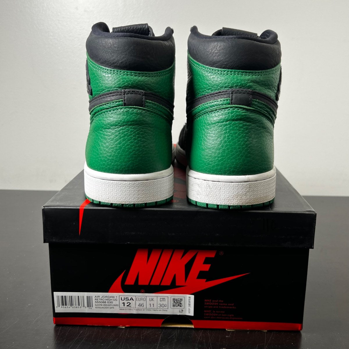 Jordan 1 Retro High Pine Green Black 12 (Moderately Worn Pre-Owned)JordanBlack/Pine Green-White-Gym Red - Image 5
