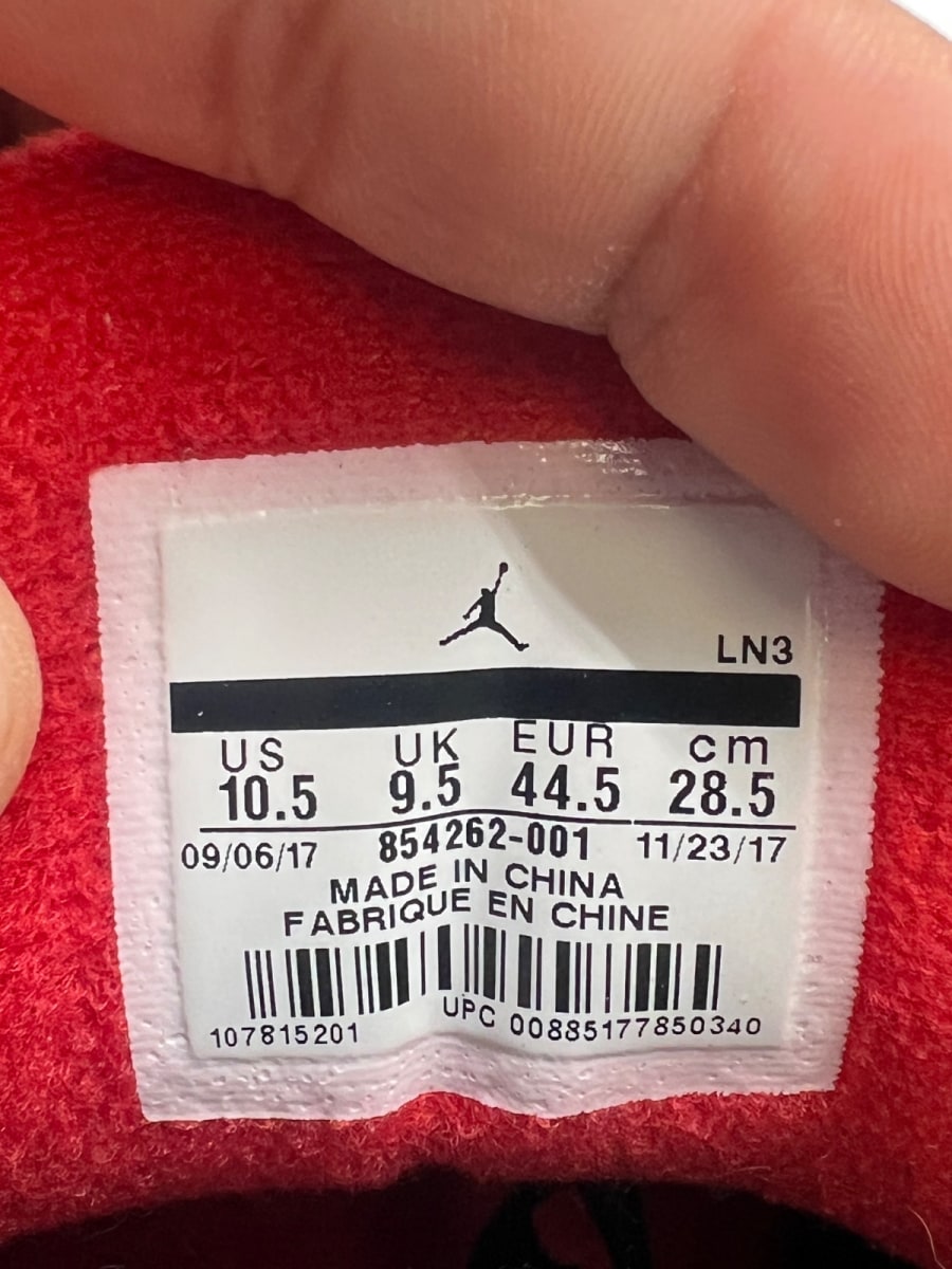 Jordan 3 Retro Black Cement (2018) 10.5 (Moderately Worn Pre-Owned) - Image 6