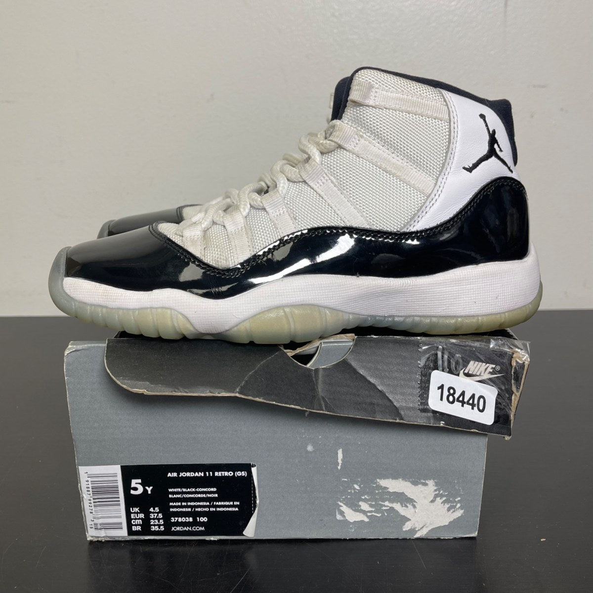 Jordan 11 Retro Concord (2018) (GS) 5Y (Moderately Worn Pre-Owned)JordanWhite/Black-Concord - Image 3