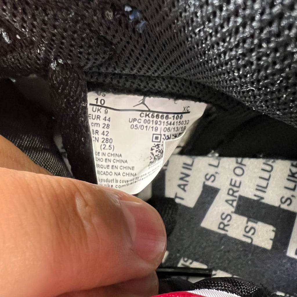 Jordan 1 Retro High Fearless UNC Chicago 10 (Lightly Worn Pre-Owned)JordanWhite/University Blue-Varsity Red-Black - Image 4