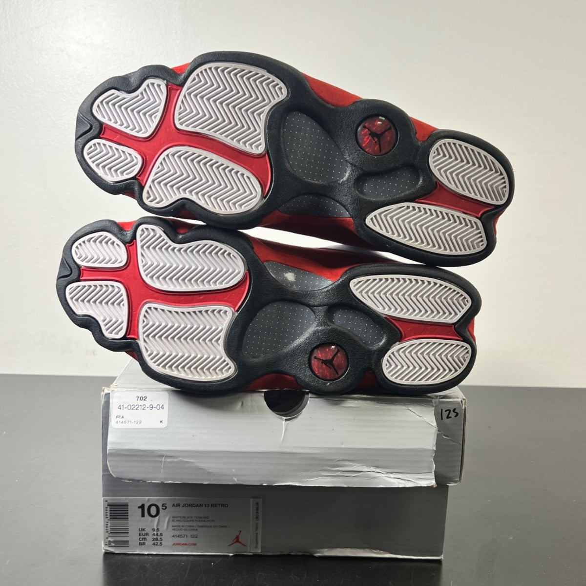 Jordan 13 Retro OG Chicago (2017) 10.5 (Lightly Worn Pre-Owned)JordanWhite/Black-True Red - Image 6