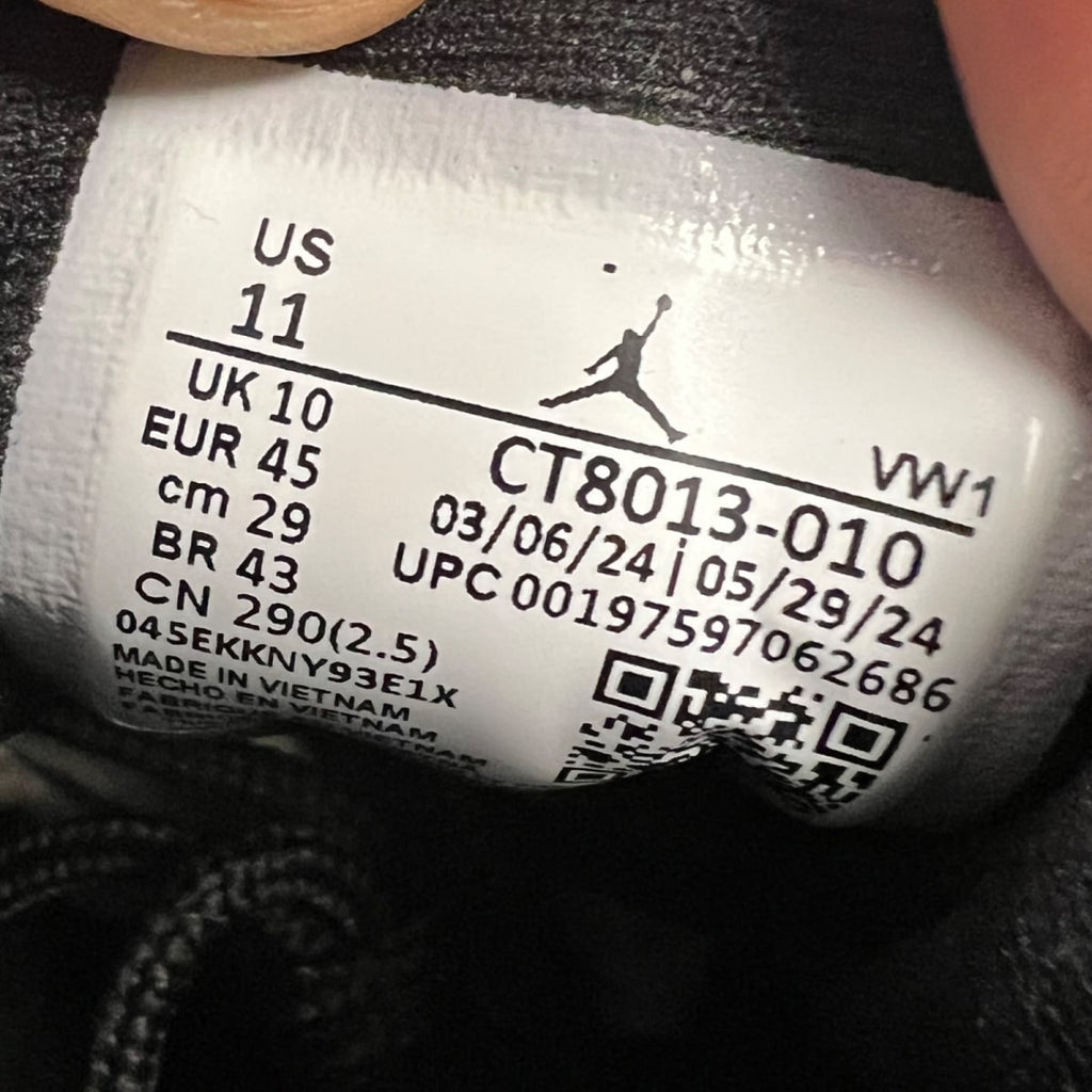 Jordan 12 Retro Barons 11 (Lightly Worn Pre-Owned)JordanBlack/Wolf Grey-White - Image 7