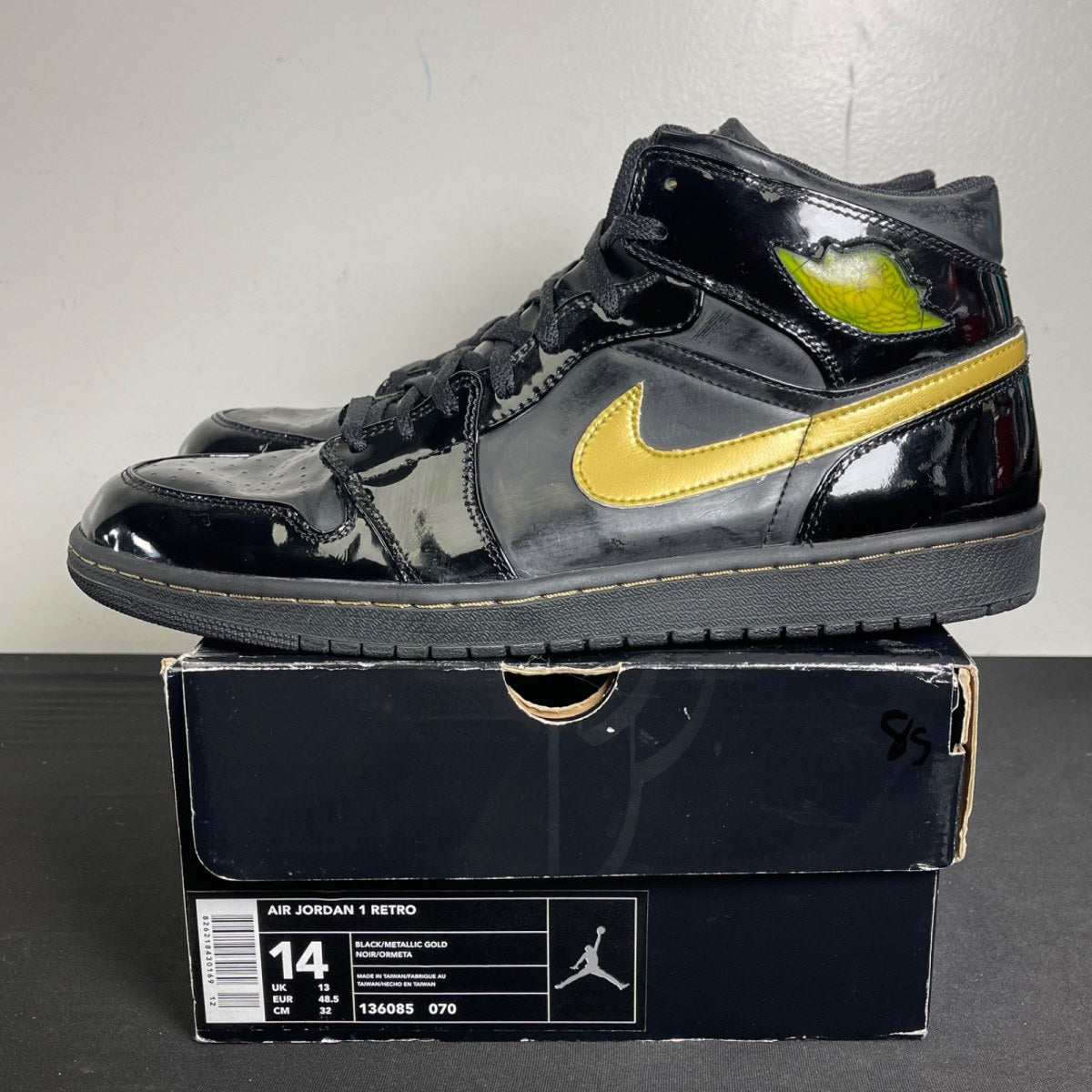Jordan 1 Retro Black Metallic Gold (2003) (Size 14) - Image 3