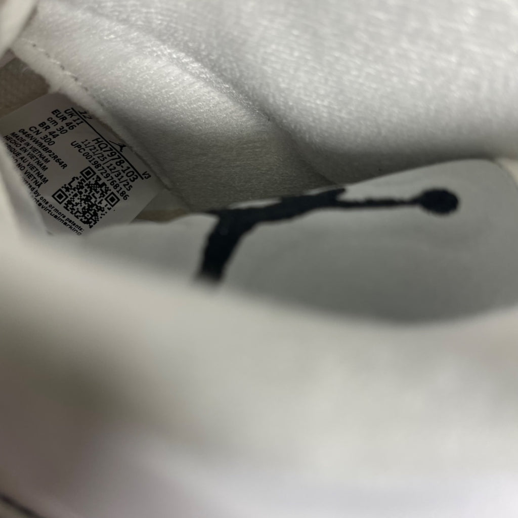 Jordan 5 Retro White Metallic (2026) 12 (New Pre-Owned)JordanWhite/Metallic Silver/Black - Image 6