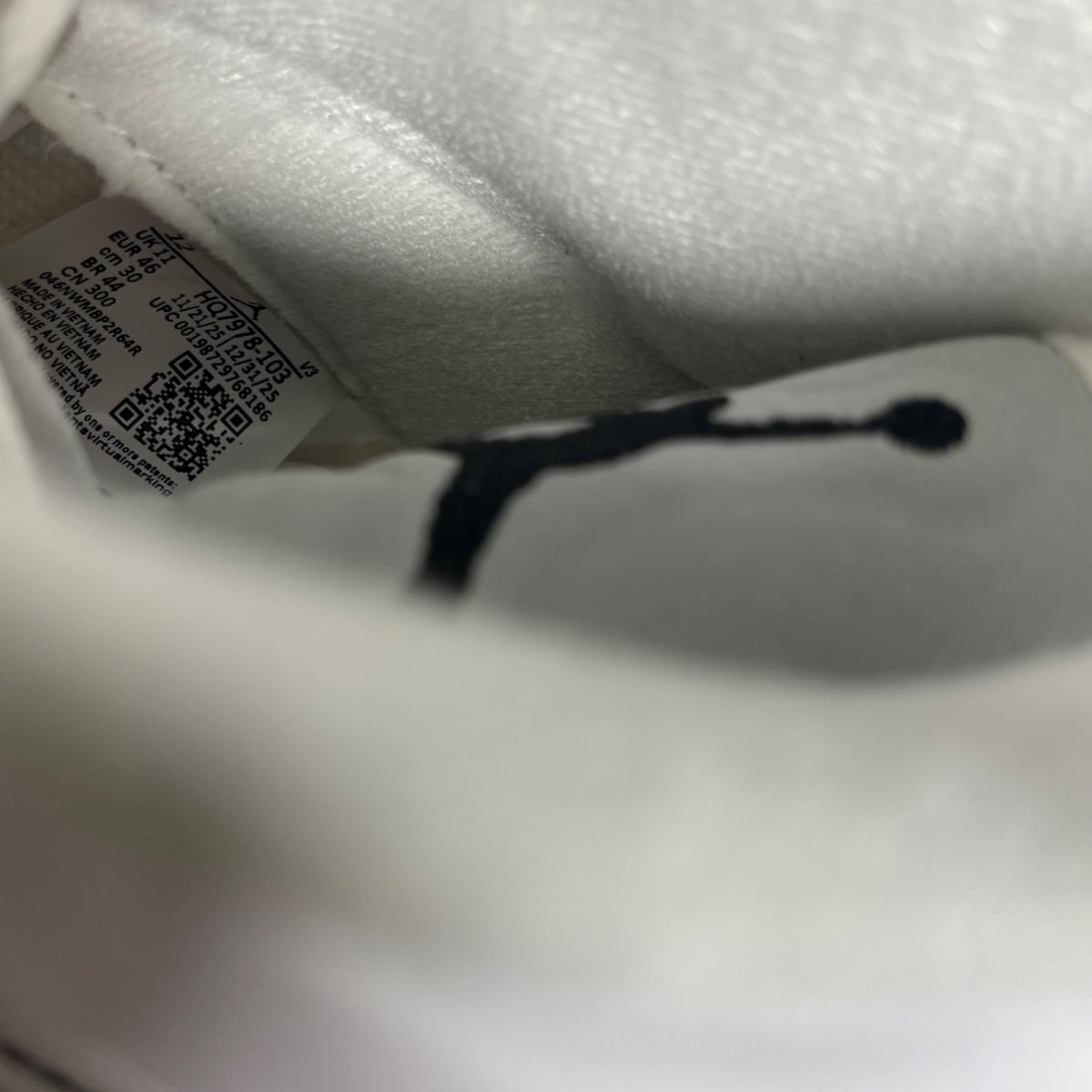 Jordan 5 Retro White Metallic (2026) 12 (New Pre-Owned)JordanWhite/Metallic Silver/Black - Image 6