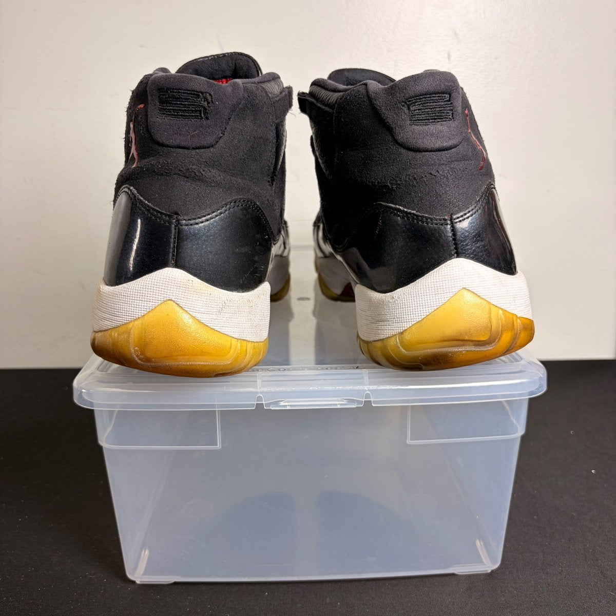 Jordan 11 Retro 72-10 (Size 13) - aux
