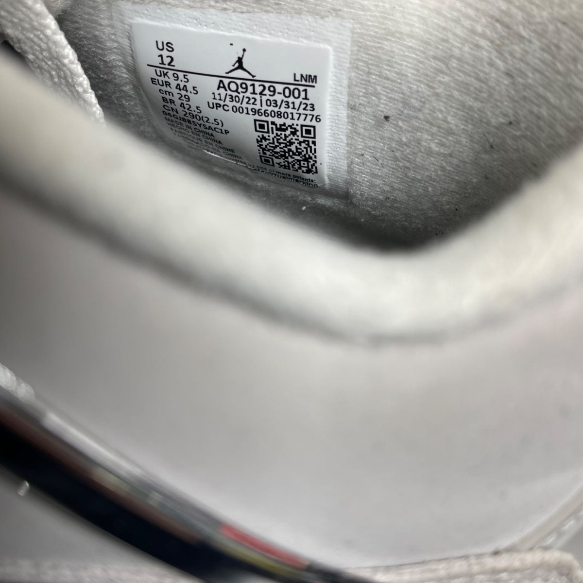 Jordan 4 Retro Frozen Moments (Women's) 12W (Moderately Worn Pre-Owned)JordanLight Iron Ore/Sail-Neutral Grey-Black-Metallic Silver - Image 6