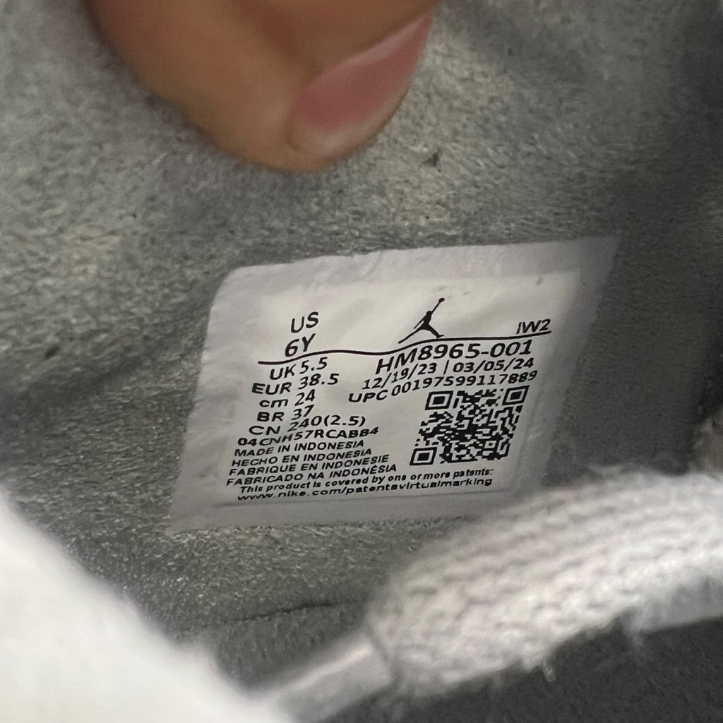 Jordan 4 Retro SE Paris Olympics Wet Cement (GS) 6Y (Lightly Worn Pre-Owned)JordanSmoke Grey/Iron Grey/Cement Grey - Image 6