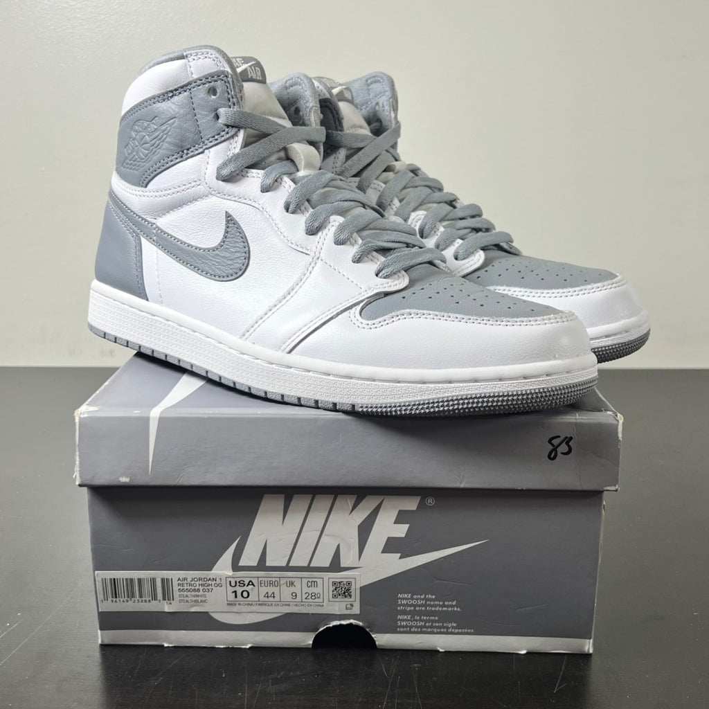Jordan 1 Retro High OG Stealth 10 (Lightly Worn Pre-Owned)JordanStealth/White - Image 1