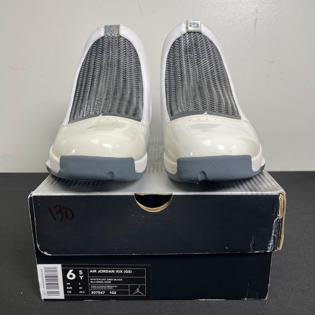 Air Jordan 19 OG GS 'Flint' 2004 (Size 6.5) - Image 2