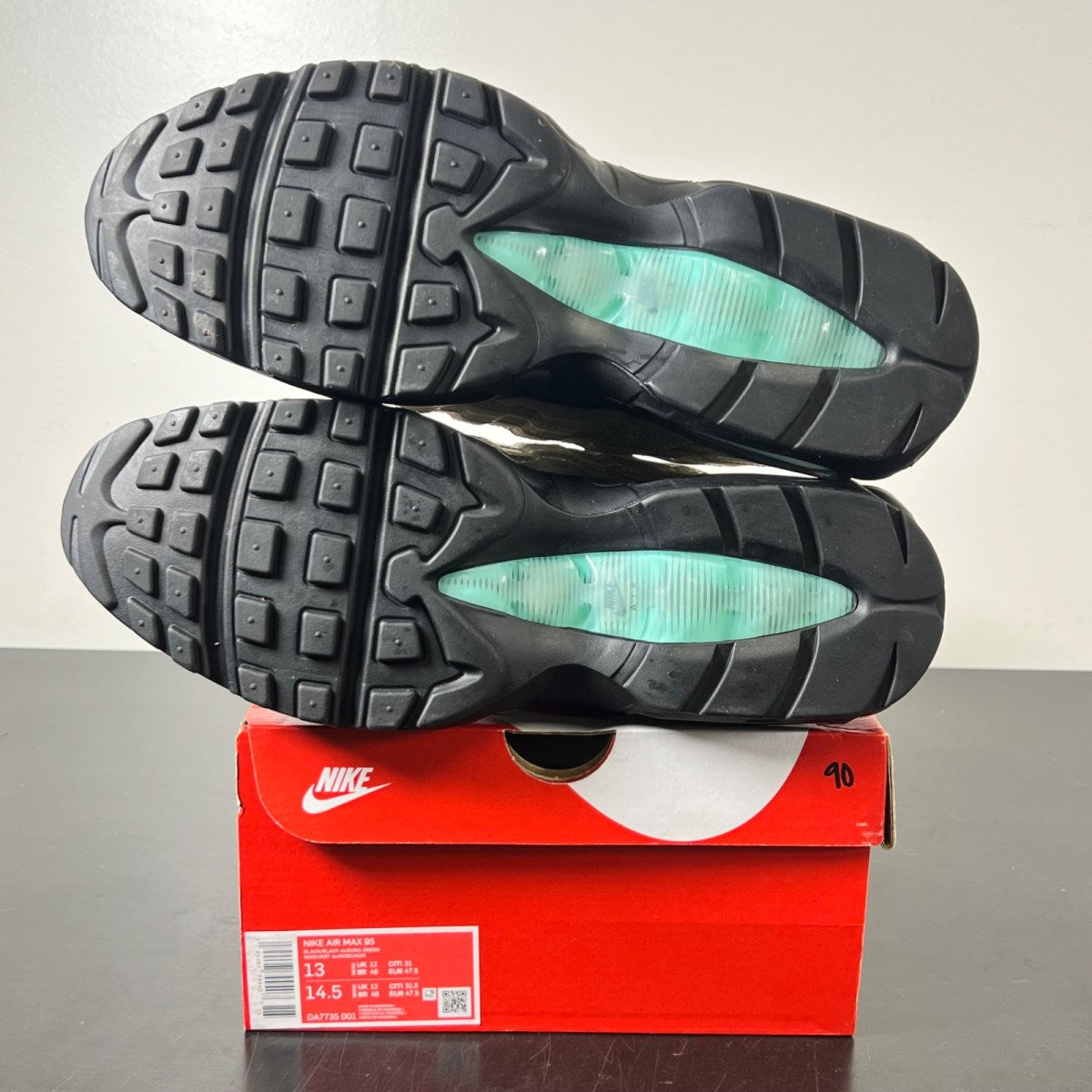 Nike Air Max 95 Footprint Black 13 (Lightly Worn Pre-Owned)NikeBlack/Black-Aurora Green-Smoke Grey - Image 6
