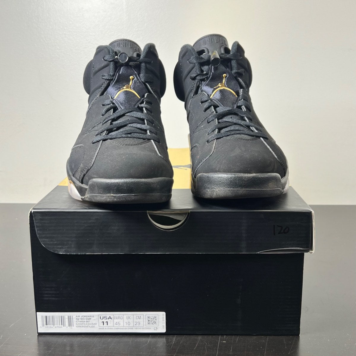 Jordan 6 Retro DMP (2020) 11 (Lightly Worn Pre-Owned)JordanBlack/Metallic Gold - Image 2