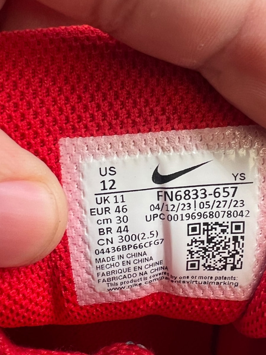 Nike Zoom Vomero 5 SP University Red 12 (Moderately Worn Pre-Owned)NikeUniversity Red/Metallic Silver/Washed Coral/Magic Ember/Summit White - Image 7
