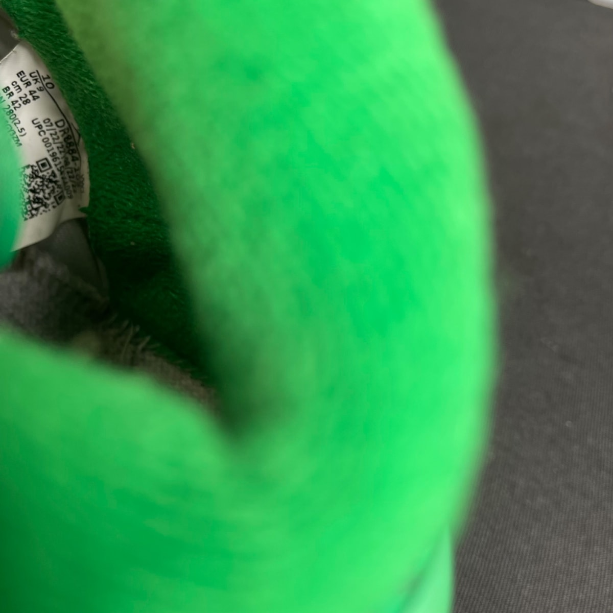 Jordan 2 Retro Lucky Green (Size 10) - aux